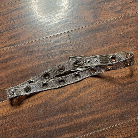 VTG Silver Mesh Hole Belt Women’s Size Medium - Picture 2 of 3